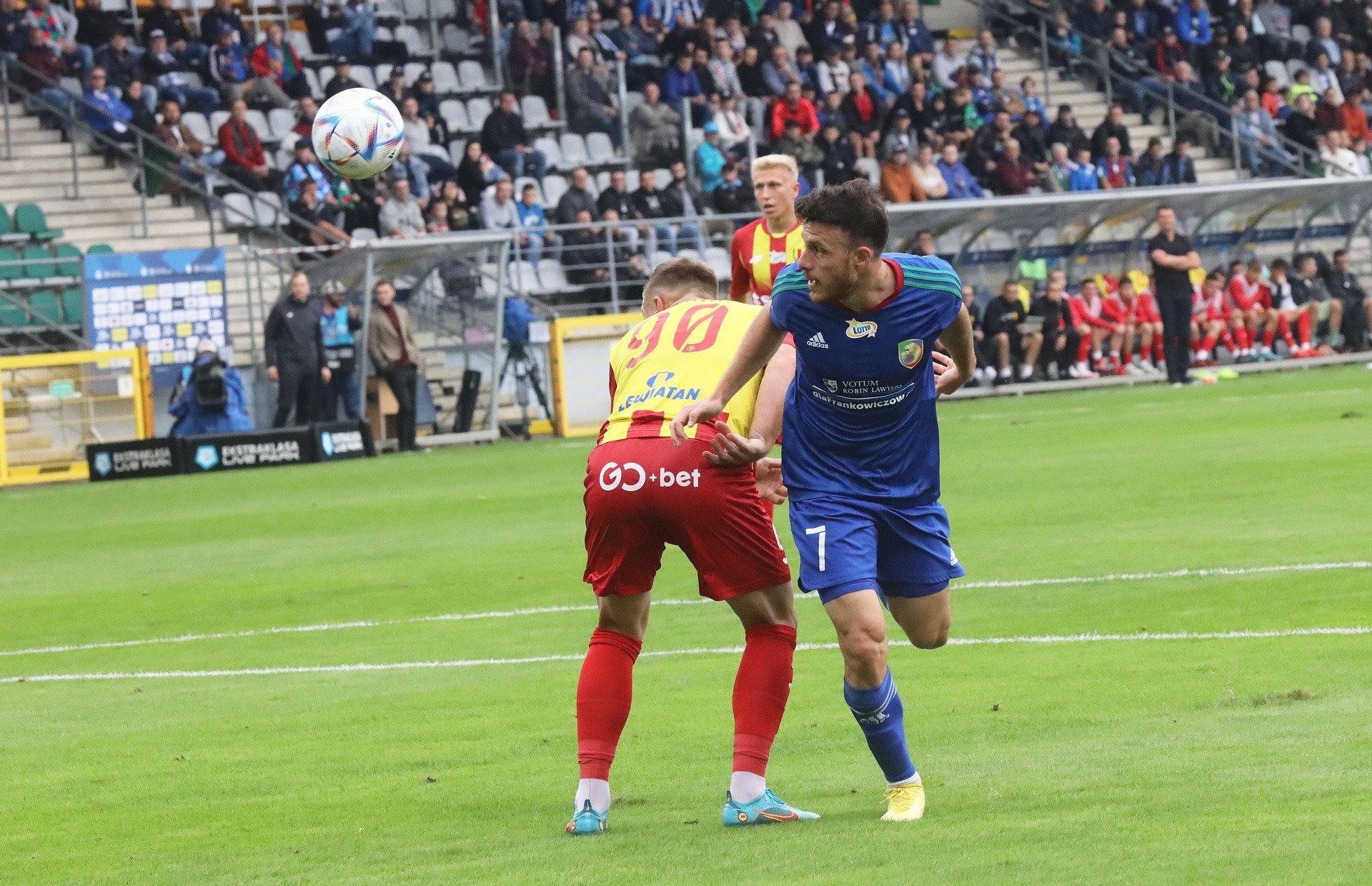 Arturo Vidal y Alexis Sánchez, Jefe de Mitzi Legnica – Angelo Henriques