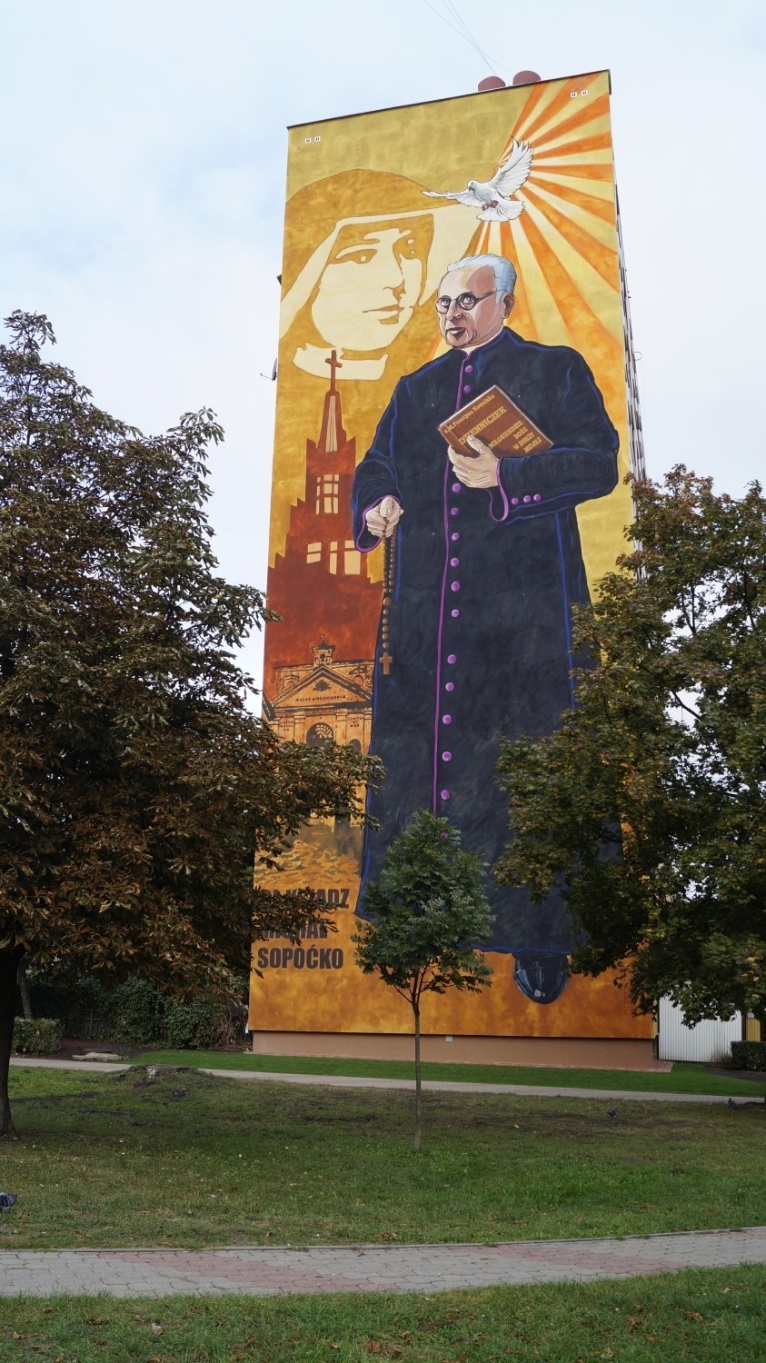 Swój mural na Białostoczku ma błogosławiony ks. Michał...