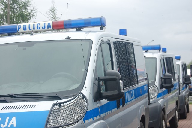 Policjanci z KPP w Nakle zatrzymali auto do kontroli.