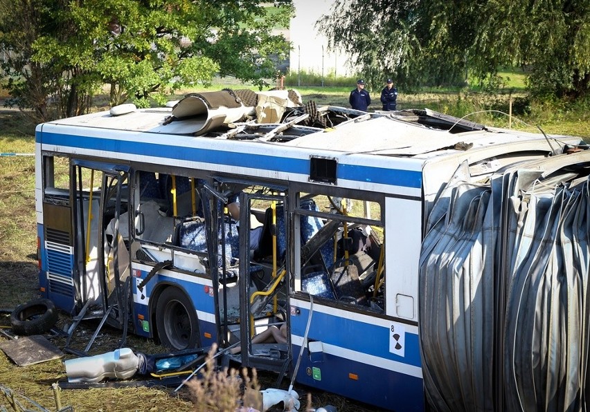 Wrocław: Tak wygląda autobus po wybuchu bomby