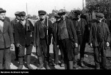 Śląsk na archiwalnych zdjęciach z XX wieku. Mroczne historie krainy czarnego węgla. Pożary, katastrofy. Tu górnicy walczyli o przetrwanie 
