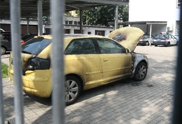 Samochód został odholowany na policyjny parking