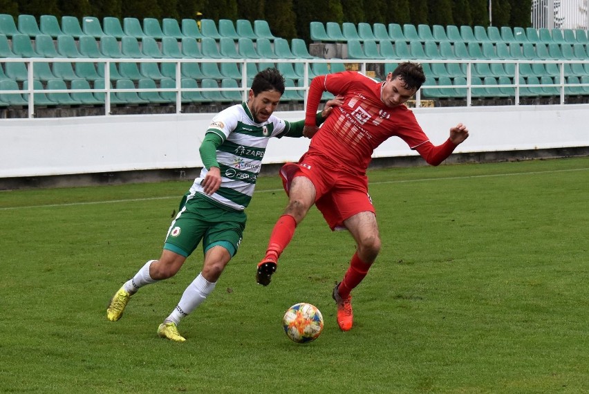 Piłka nożna | 4 liga podkarpacka. Izolator Boguchwała pokonał na zakończenie rundy Orła Przeworsk [ZDJĘCIA]