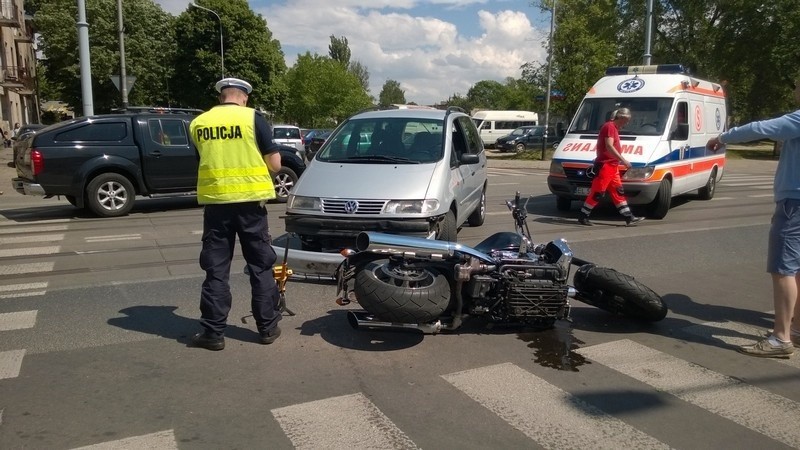 Wypadek na ul. Kilińskiego. Motocyklista w szpitalu