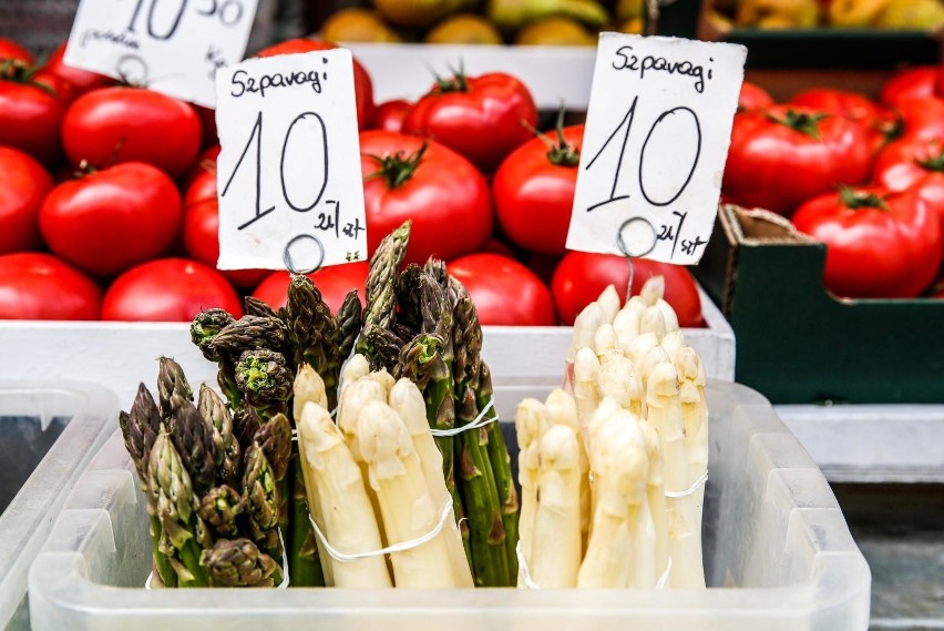 Gdańsk: Ceny warzyw i owoców zwalają z nóg. Czereśnie po 45 zł za kilogram! [ZDJĘCIA]