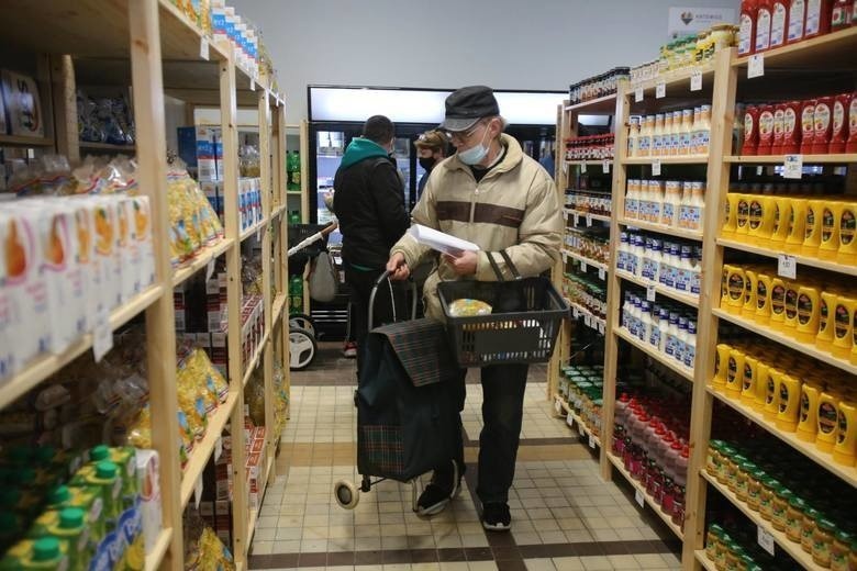 Pierwszy sklep socjalny powstał w Katowicach, a jeden z...