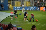 Mecz Raków Częstochowa - Śląsk Wrocław opóźniony przez ulewę ZDJĘCIA Ostatnia kolejka PKO Ekstraklasy miała rozpocząć o tej samej porze