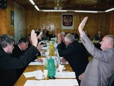 Podczas czwartkowej sesji Rady Gminy Gdów za postaniem Zbigniewa Wojasa na stanowisku wójta opowiedziało się 13 samorządowców Fot. Jolanta Białek