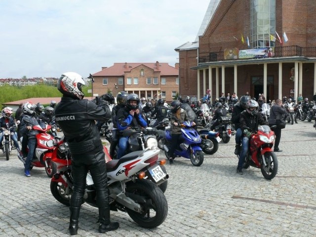 W Pierwszym Rajdzie Papieskim w Staszowie udział wzięło około 70 motocyklistów.