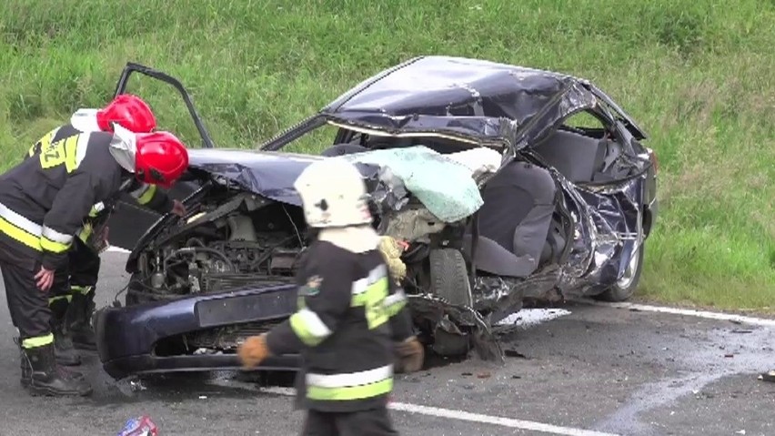 Wypadek w Lubawce. Dwie osoby nie żyją. Wciąż niejasne są okoliczności (FILM, ZDJĘCIA)