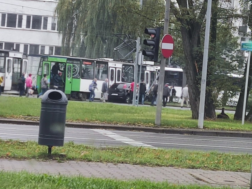 Zderzenie samochodu z tramwajem na placu Szyrockiego w...