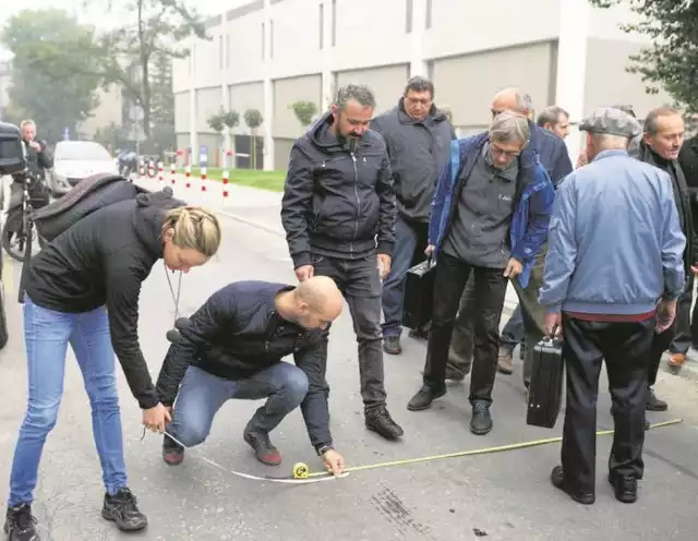 Dokładnych pomiarów dokonywano m.in. na ulicy Zamoyskiego