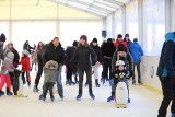 Niedzielna zabawa na kieleckich lodowiskach. Pełno łyżwiarzy na Stadionie i Telegrafie (ZDJĘCIA)