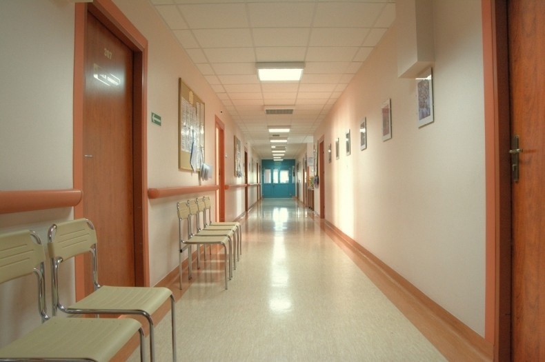 W szpitalach i zakładach zdrowotnych obserwuje się duże...