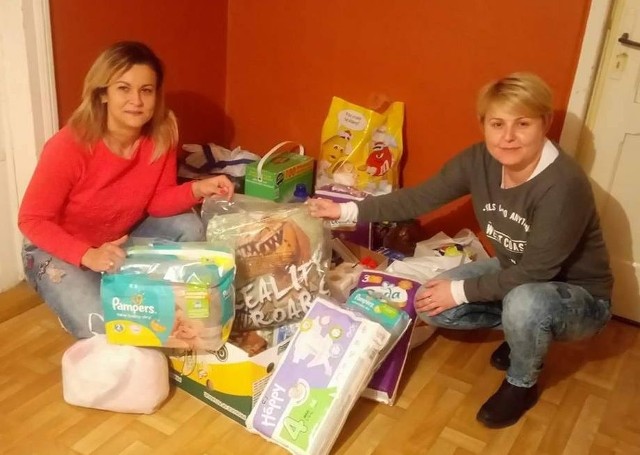 - To tylko niewielka część darów, które udało się zebrać - mówią Agnieszka Jastrzemska (na zdjęciu od lewej) i Anna Sowa 