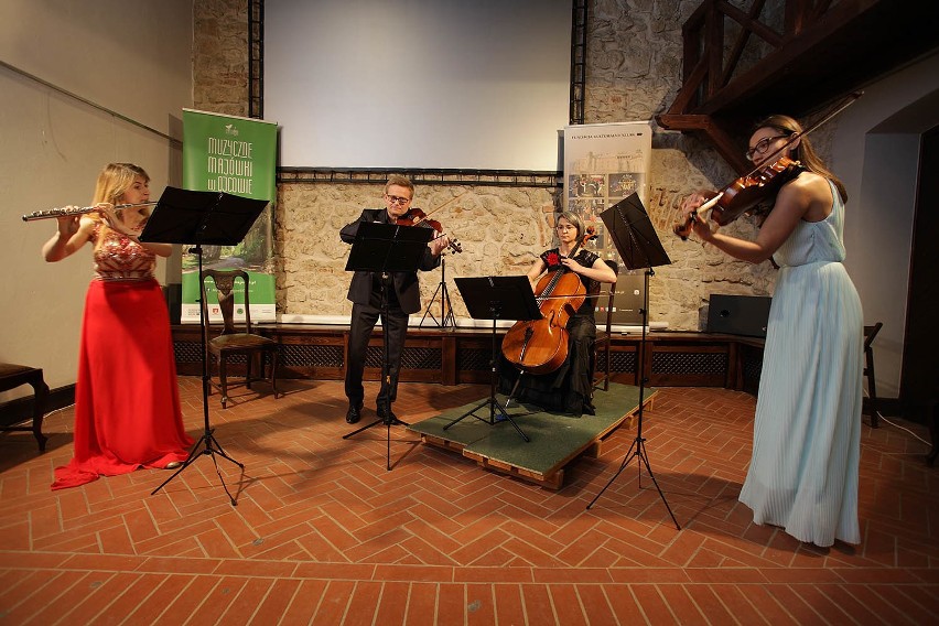 Ojców. Festiwal Muzyczne Majówki, czyli muzyczna wędrówka w czasie