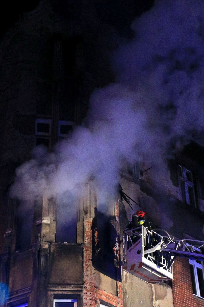 Tragiczny pożar przy ulicy Glinianej we Wrocławiu. Nie żyje kobieta (ZDJĘCIA)