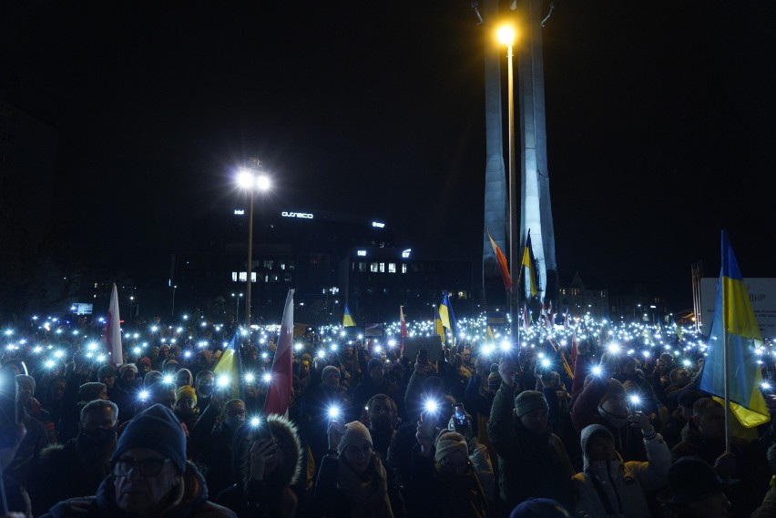 #SolidarnizUkrainą. Wiec na Placu Solidarności w Gdańsku