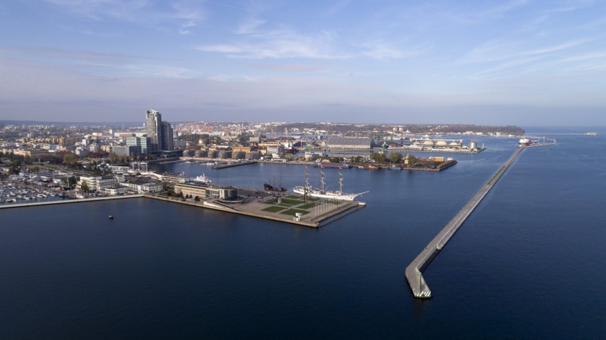 Trzy firmy chętne do budowy falochronów osłaniających przyszły Port Zewnętrzny w Porcie Gdynia