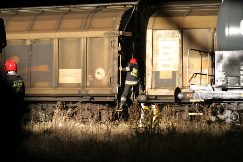 Rozszczelnienie cysterny na stacji Wrocław - Gądów. Wyciekła żrąca substancja