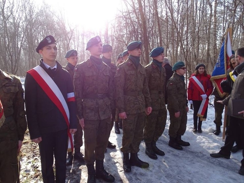 Sosnowiec: W Ostrowach Górniczych uczczono pamięć zamordowanej 70 lat temu rodziny Mackiewiczów FOTO