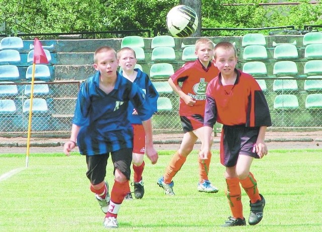 Utalentowani młodzi bielscy piłkarze mogą trenować i grać na obiektach MOSiR-u (na zdj. turniej szkół podstawowych). Amatorzy i dzieci mają problem ze znalezieniem boiska w centrum miasta.