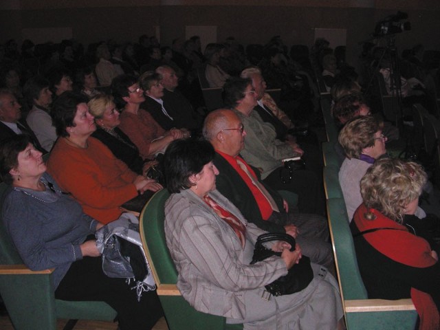 Studenci hajnowskiego uniwersytetu podczas wykładu inauguracyjnego