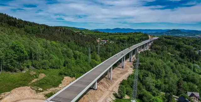 Budowa obejścia Węgierskiej Górki w ciągu drogi S1 na odcinku przebiegającym przez Beskidy jest coraz bliżej finału