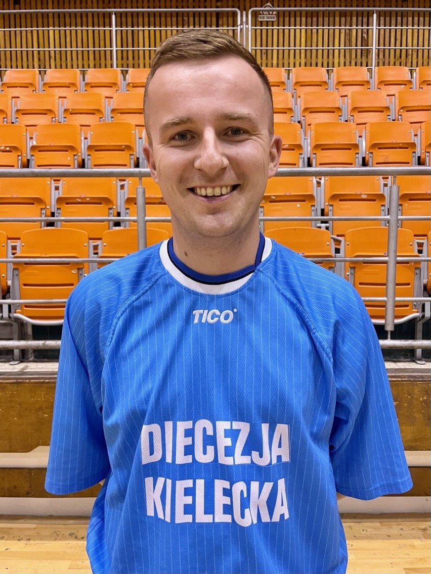 Księża z Diecezji Kieleckiej zostali wicemistrzem Polski w halowej piłce nożnej. W zaciętym finale przegrali z Zamościem 2:3. Zobacz zdjęcia
