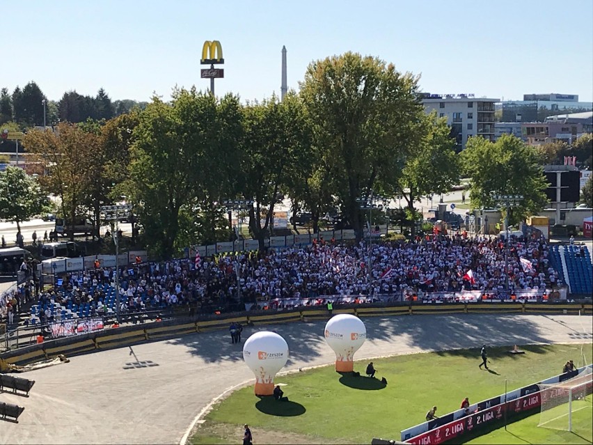 Derby Rzeszowa Stal Rzeszów - Apklan Resovia na żywo. Niedzielne mecze 2, 3 i 4 ligi [RELACJA ONLINE]