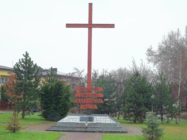 Główne obchody Dnia Pamięci Ofiar Zbrodni Katyńskiej w Starachowicach będą przy Krzyżu Katyńskim.