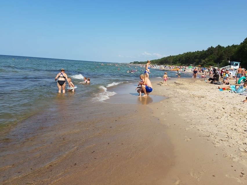 Wakacje w Sarbinowie w pełni. Zobacz jak wypoczywają turyści nad Bałtykiem [zdjęcia] 