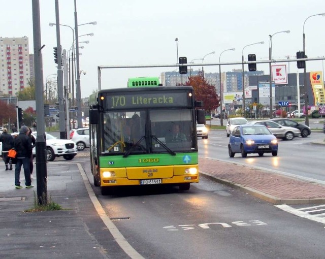 Autobusy zatrzymywać się będą na dodatkowych przystankach: „Podolańska” (wszystkie linie) i „Koszalińska Działki n/ż” (linie nr 164 i 170).