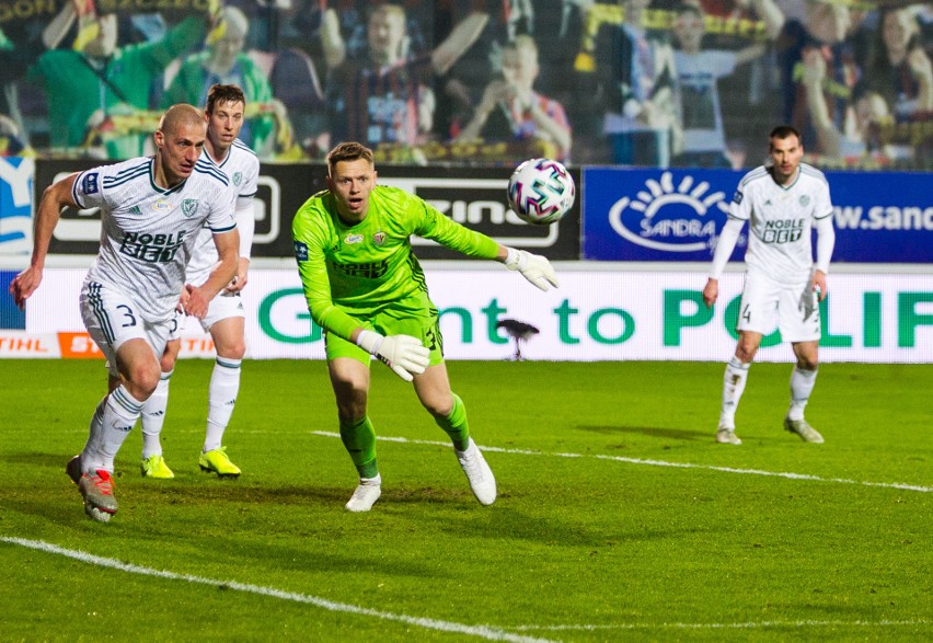 Pogoń Szczecin - Śląsk Wrocław 0:0. Spektakularne pudło Expósito (Pgoń - Śląsk skrót, bramki, wynik, relacja, zdjęcia)