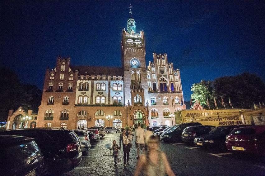 W sobotę chętni mogli zwiedzić ratuszowe korytarze....