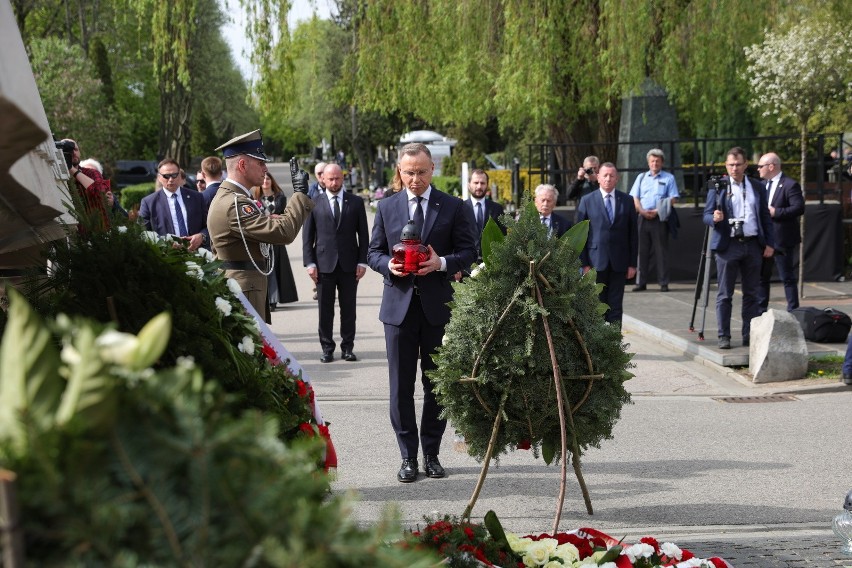 Prezydent Andrzej Duda upamiętnił Ofiary Katastrofy...