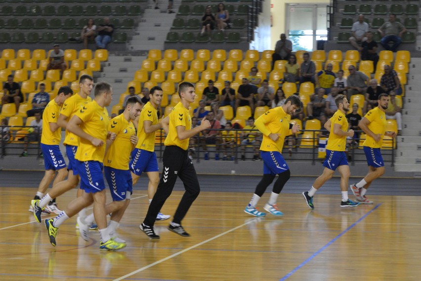 Sporo kibiców na otwartym treningu piłkarzy ręcznych PGE VIVE Kielce [ZDJĘCIA, VIDEO]