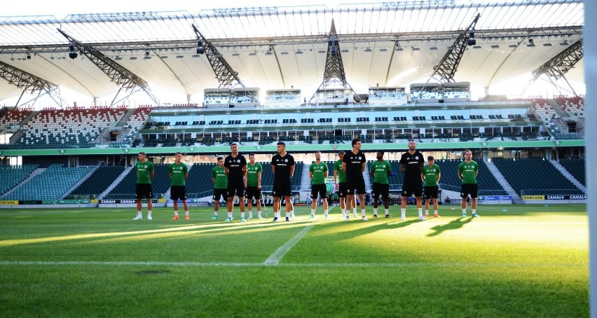 Naszym zdaniem i zdaniem wielu kibiców z Ł3 Legia Warszawa...