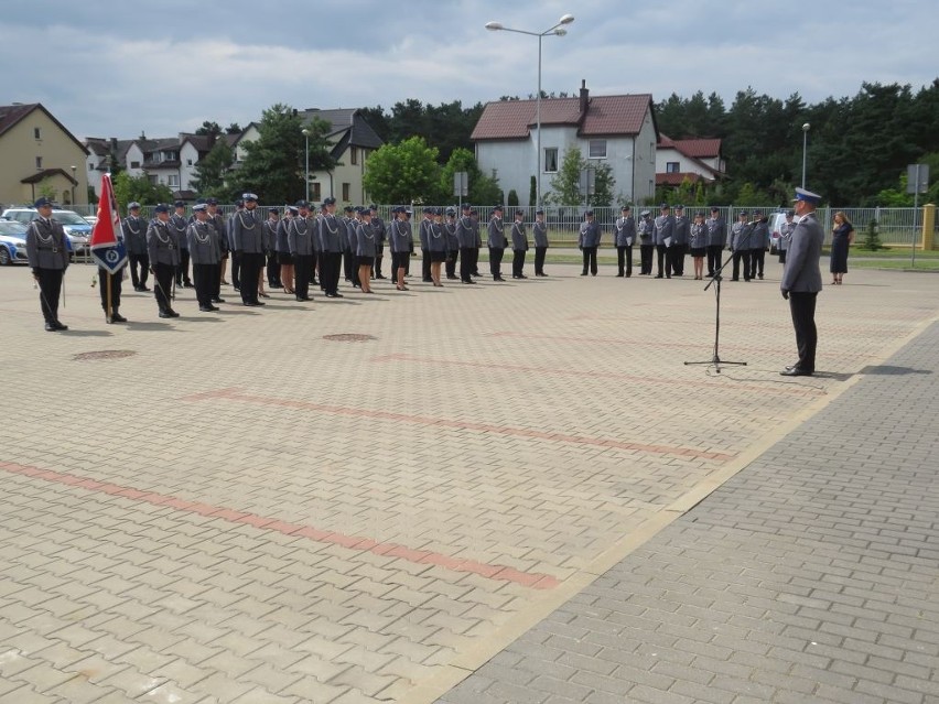 Ostrołęka. Święto Policji 2021 r. Nominacje na wyższe stopnie otrzymało 86 funkcjonariuszy