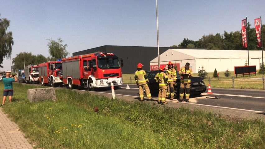 W zderzeniu trzech samochodów osobowych na ul. Fabrycznej w...