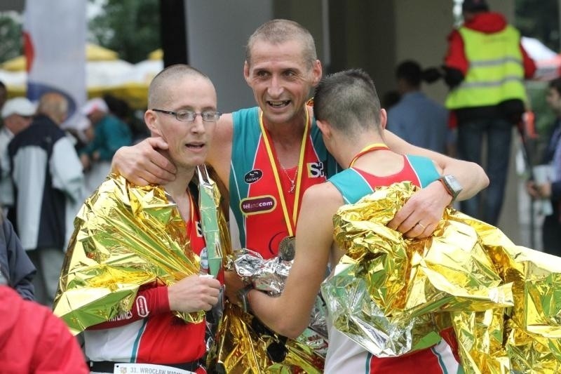 Maraton Wrocław 2013 - [WYNIKI, ZDJĘCIA Z METY, KLASYFIKACJA ZAWODNIKÓW, CZASY]