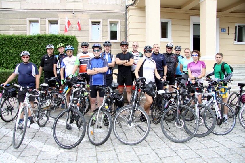 Akcja "Mundur na rowerze". Lubelscy policjanci wyruszyli w charytatywnej sztafecie (ZDJĘCIA)