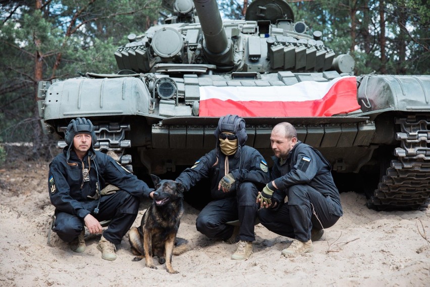 Polska dostarcza Ukrainie szerokiej pomocy - m.in. wojskowej...