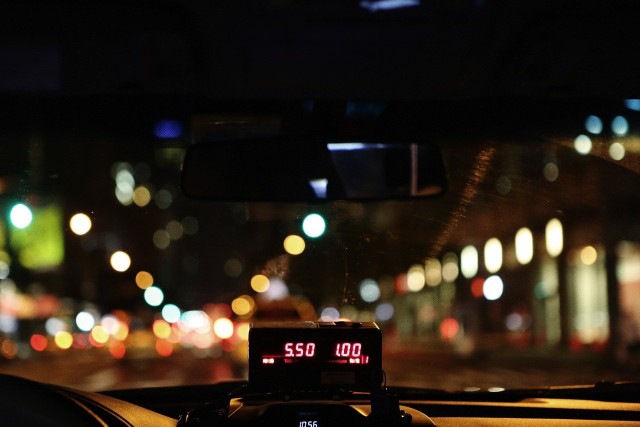 Na taksówkę w sylwestrową noc trzeba będzie poczekać nawet 1,5 godziny