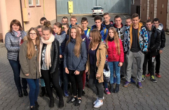   Pamiątkowe zdjęcie szkolących się uczniów z gimnazjum w Krynkach
