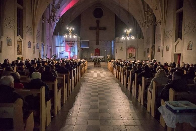 Co było  dokładną przyczyną odwołania proboszcza nie...