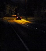 Poznań: LED-owe lampki zamontowano na jezdniach w mieście [ZDJĘCIA]