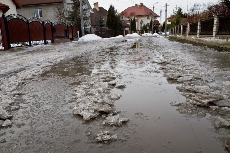 Ulica Wspólna to niejedyna droga z tak fatalną nawierzchnią....