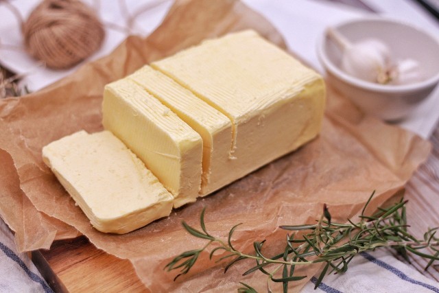 Masło to przykład tłuszczu nasyconego