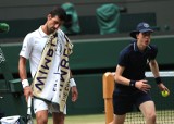 Novak DjoCOVID, serbski tenisista w ogniu krytyki, ukarany przez samego koronawirusa
